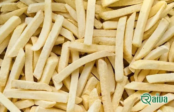 Par-fried frozen potato chips in a serving carton (view 5)