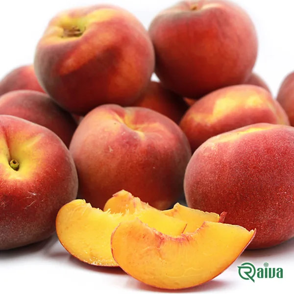Freshly picked peaches packed in an export crate (view 18)